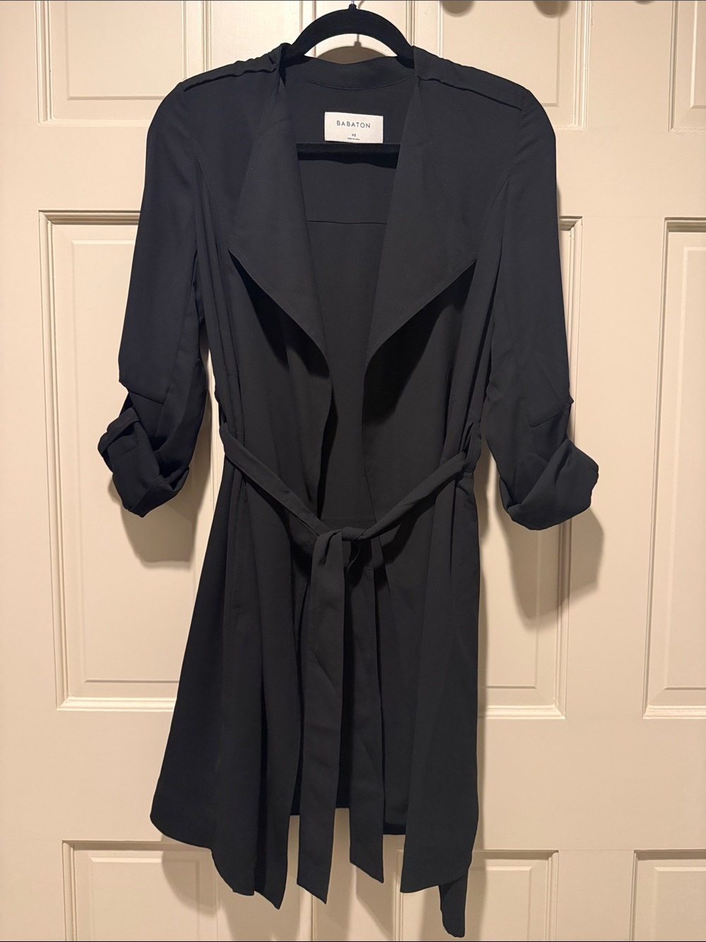 Aritzia Babaton Quincy Black Flowy Tie-Waist Trench xs